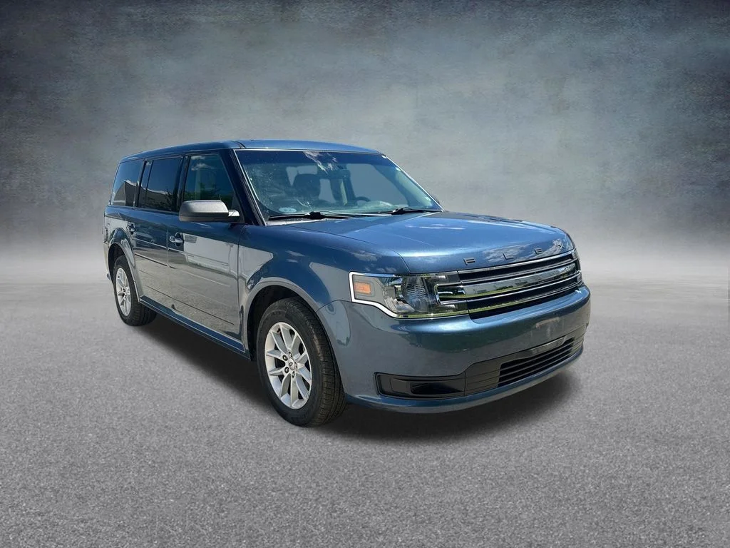 Used 2019 Blue Metallic Ford SE image 7