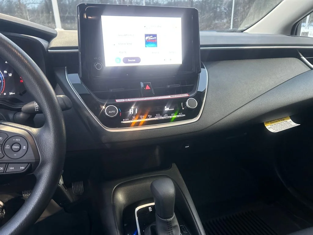 2026 Toyota Corolla LE - Photo 11