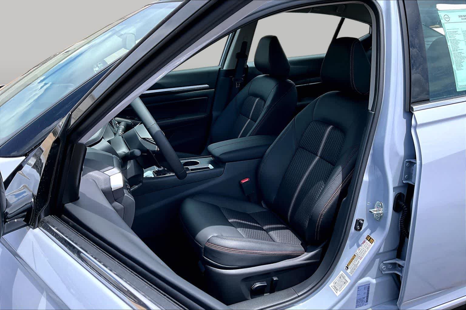 New 2026 Gray Sky Pearl / Super Black Two-tone Nissan SR image 16