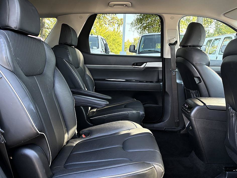 Used 2025 Abyss Black Pearl Hyundai SEL image 12