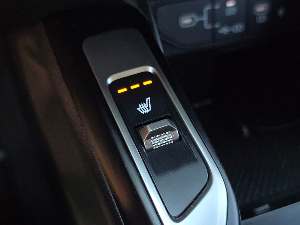 Used 2026 White Kia X-Line EX image 34