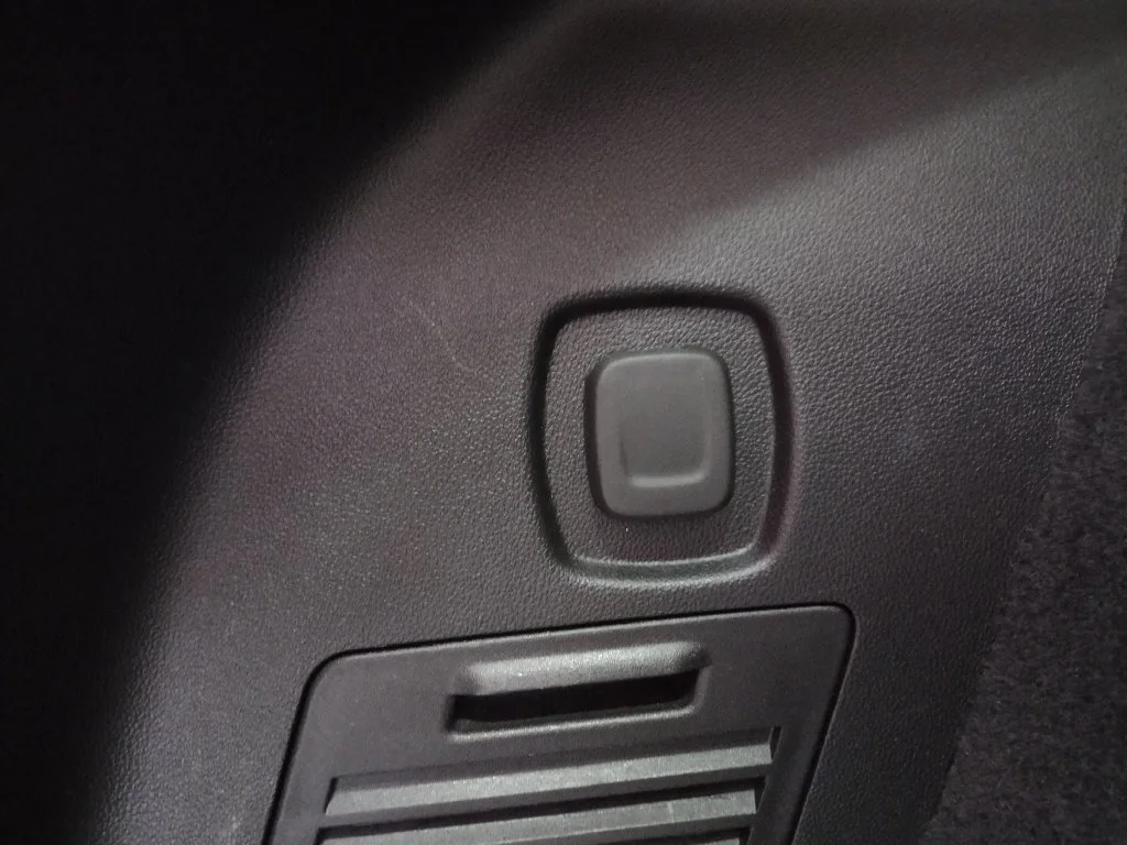 Used 2019 Black Cadillac Luxury image 31