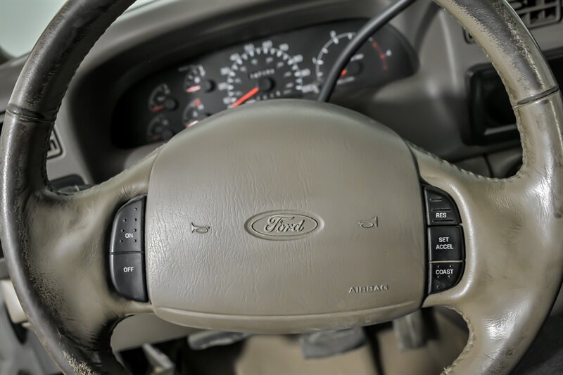 2000 Ford F-350 Super Duty LARIAT - Photo 24