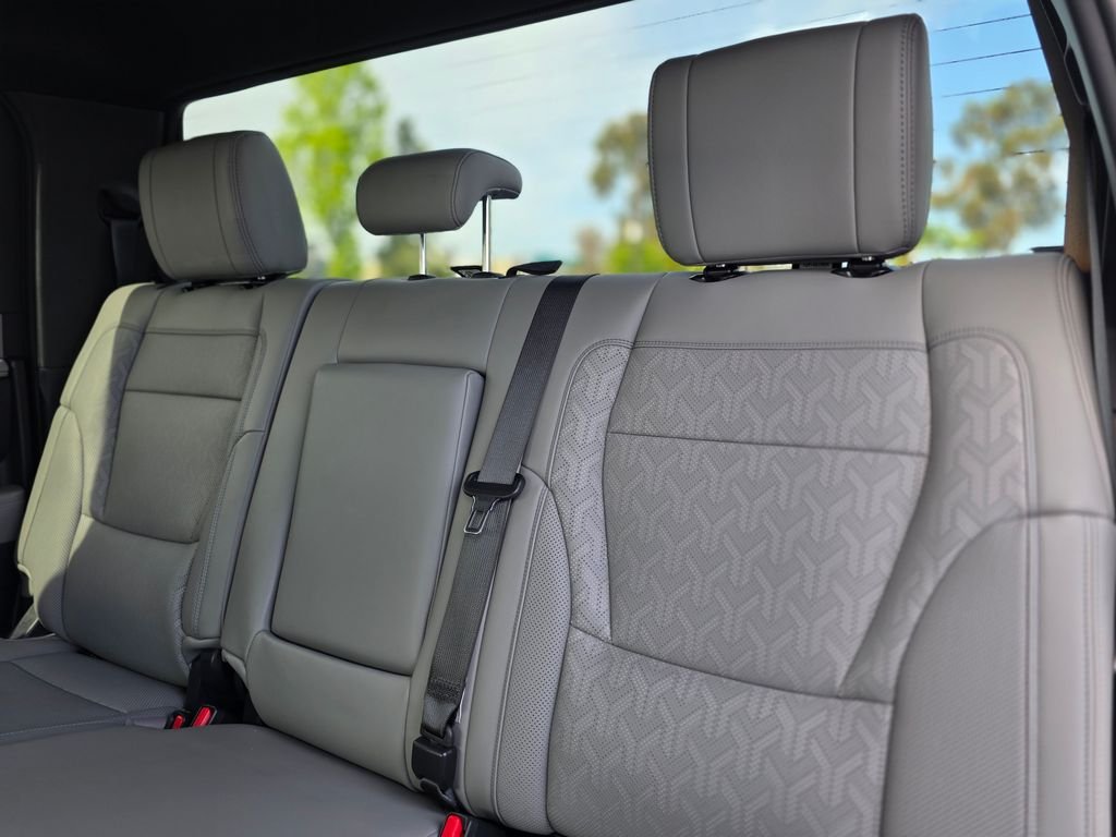 2025 Toyota Tundra Limited - Photo 15