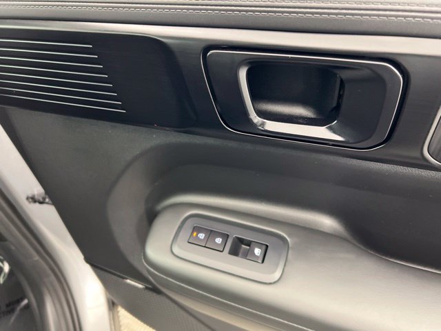Used 2025 Silver Hyundai Calligraphy image 27