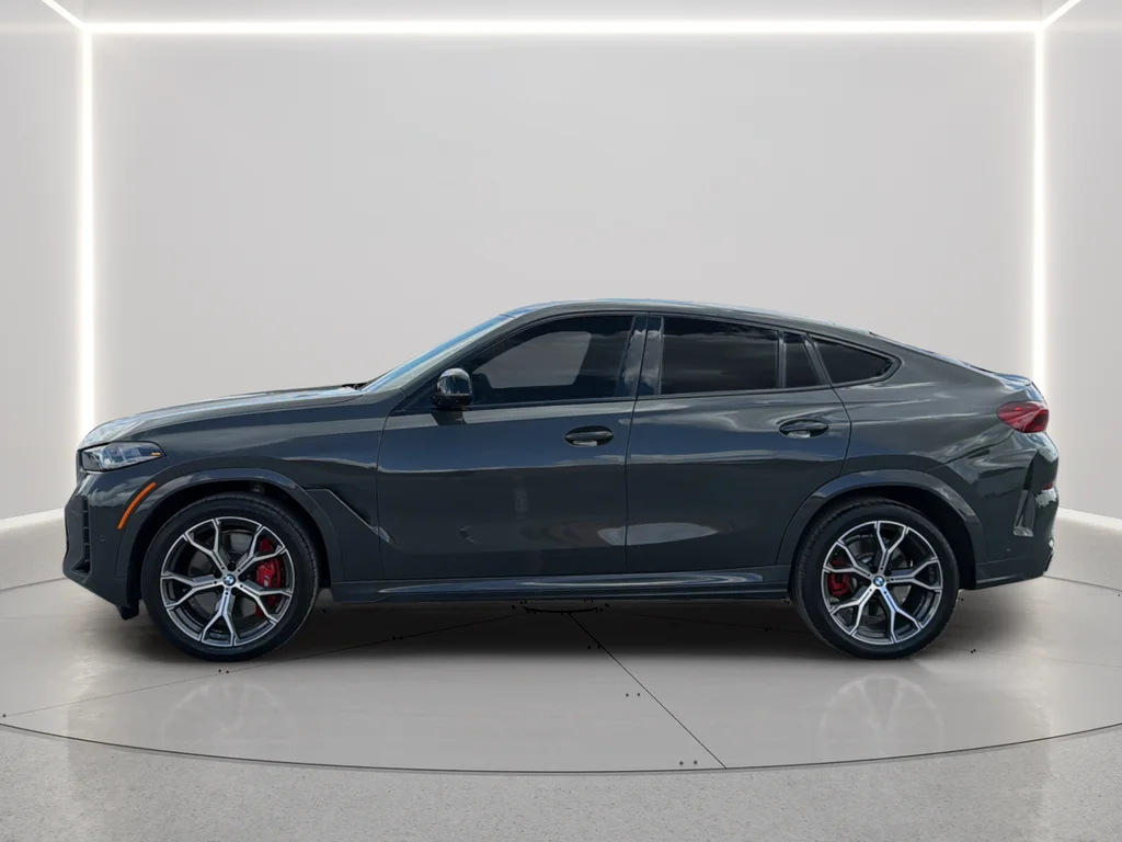 Used 2025 Gray BMW M60i image 13