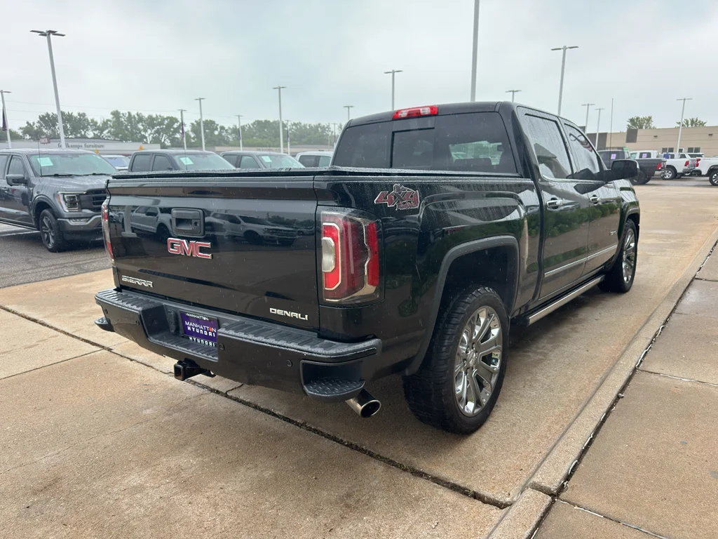 Used 2017 Onyx Black GMC Denali image 5