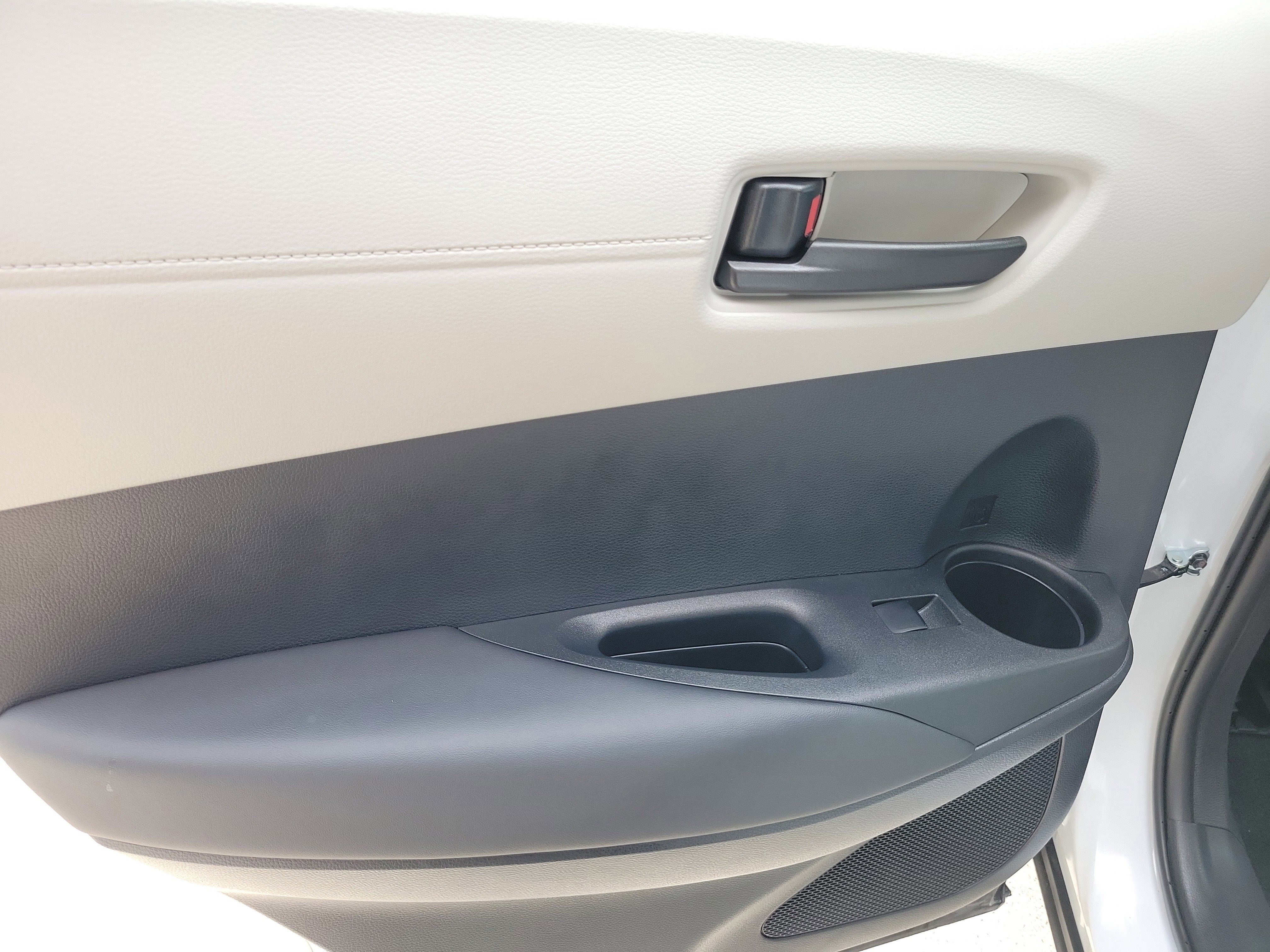 Used 2026 Pearl Toyota L image 11