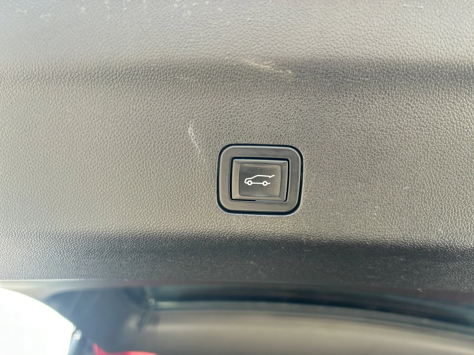 Used 2024 Red Chevrolet LT 4WD 3.0L Leather image 11