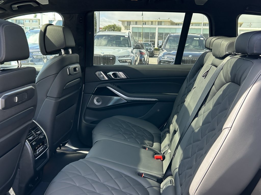 New 2027 Mineral White Metallic BMW xDrive40i image 30