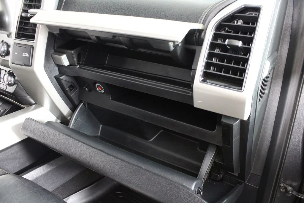 Used 2019 Gray Ford Lariat image 17