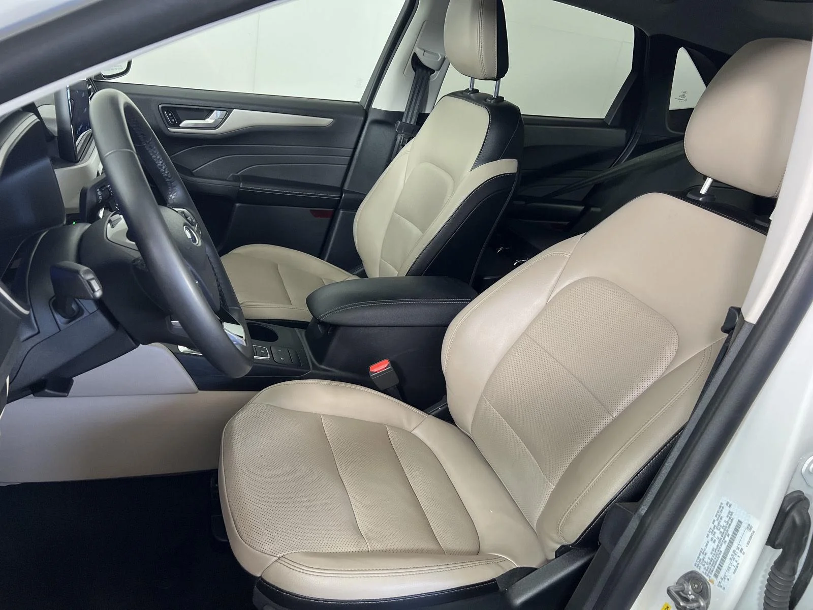 Used 2022 Star White Metallic Tri-Coat Ford SEL image 11