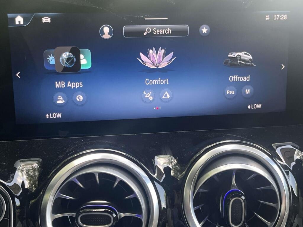 New 2026 Polar White Mercedes-Benz GLA 250 image 23