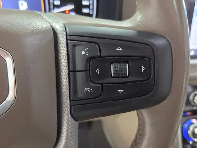 Used 2021 White GMC Denali image 26