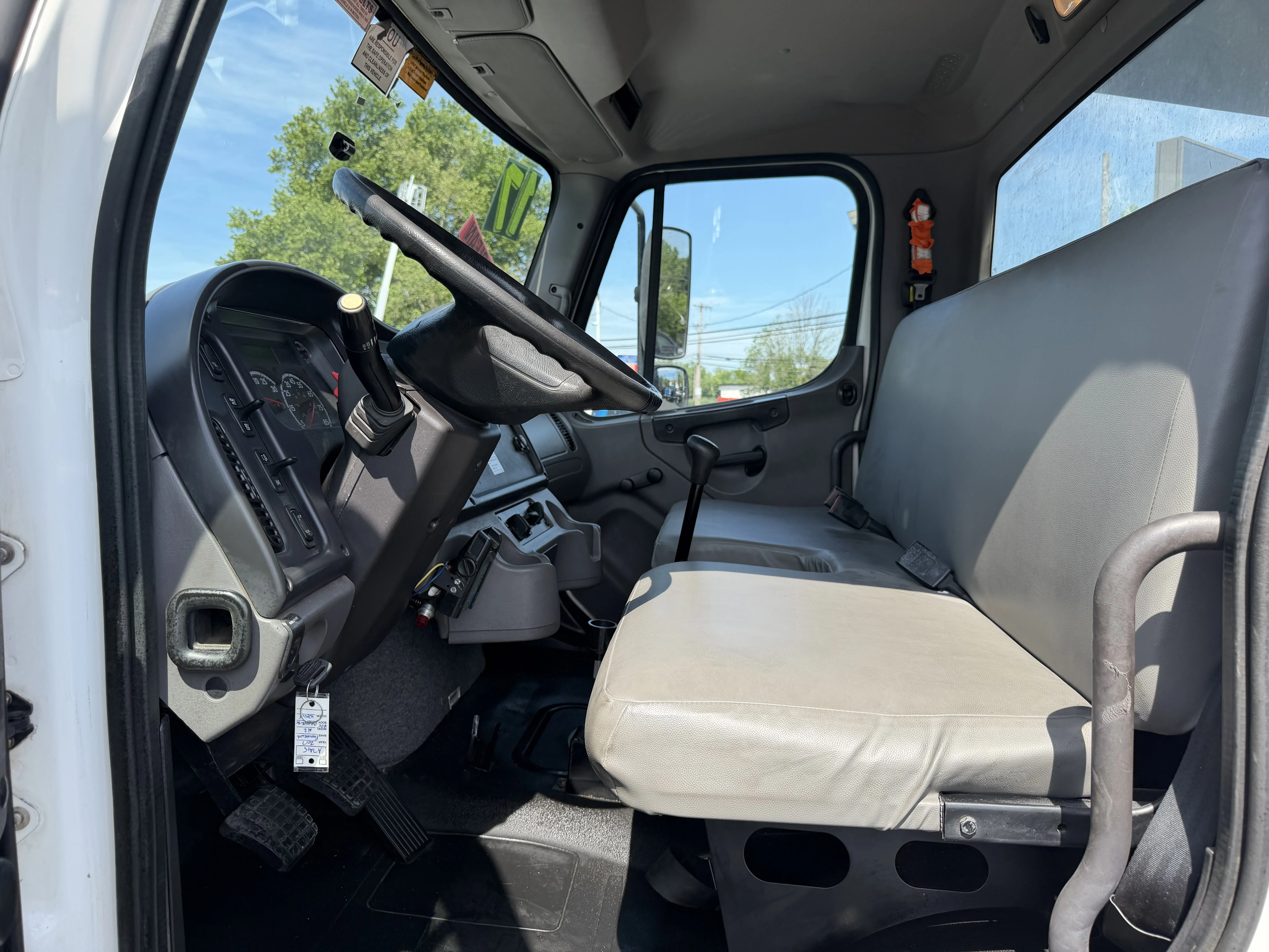 Used 2017 White FREIGHTLINER  image 15