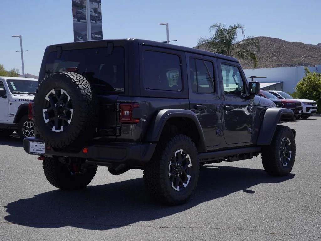 New 2026 Granite Crystal Metallic Clear-Coat Exterior Paint Jeep Rubicon image 3