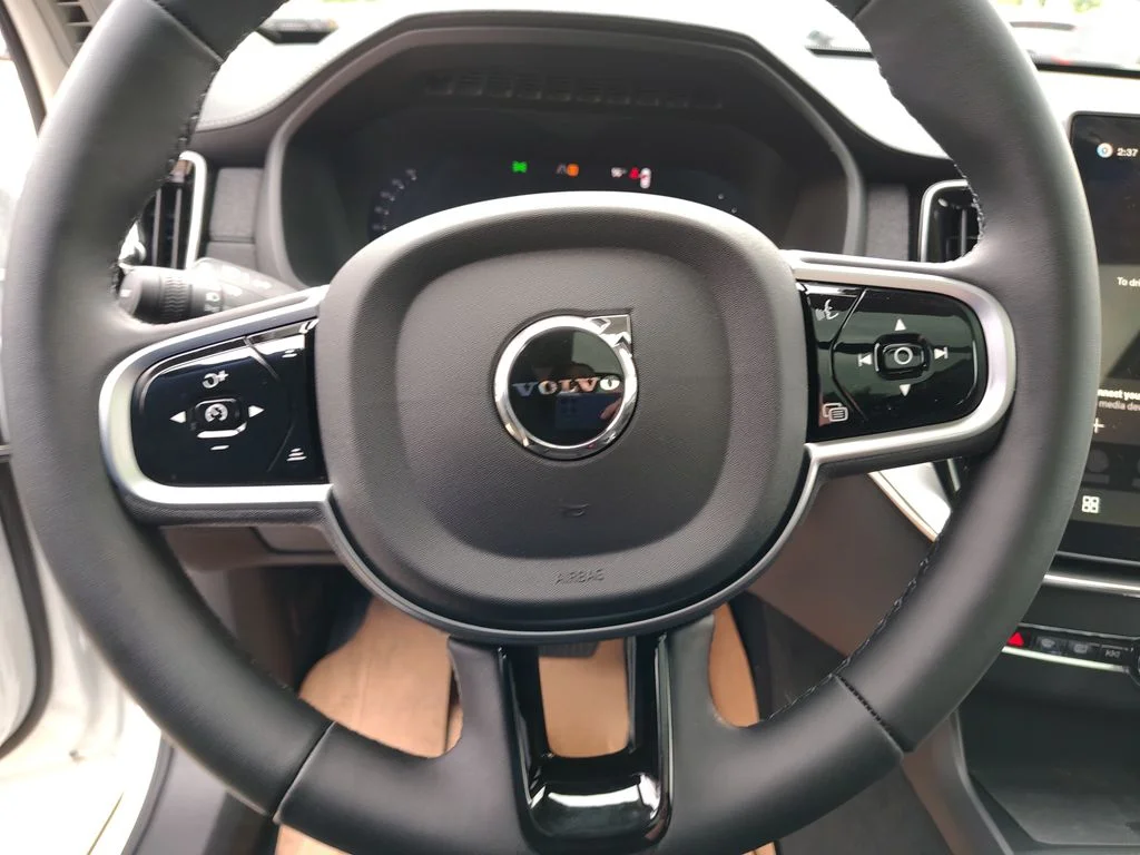 New 2026 Crystal White Volvo Plus image 13