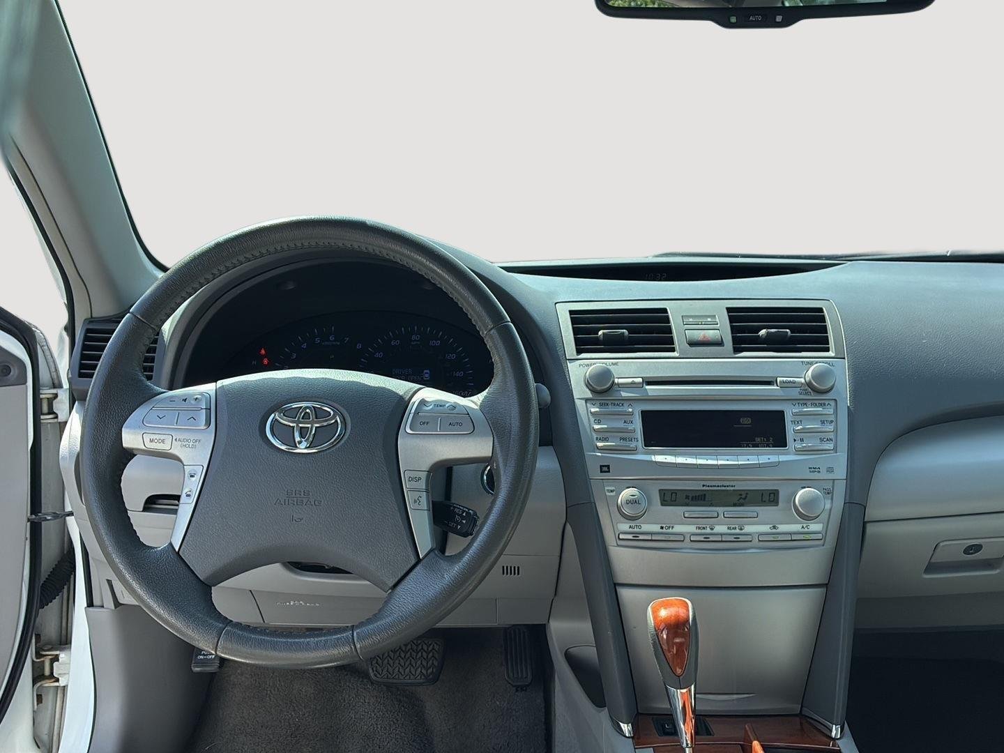 Used 2011 Super White Toyota XLE image 6