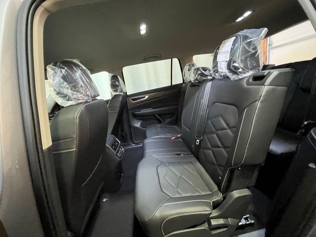 New 2026 Silver Volkswagen 2.0T SE w/Technology image 22
