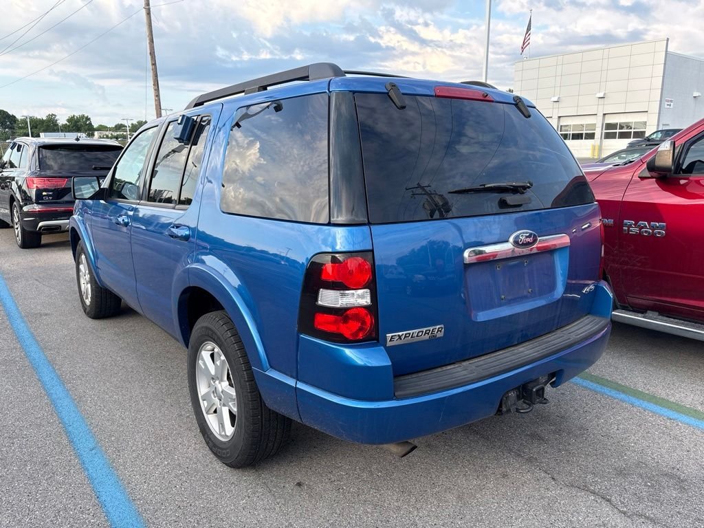 Used 2010 Blue Ford XLT image 9