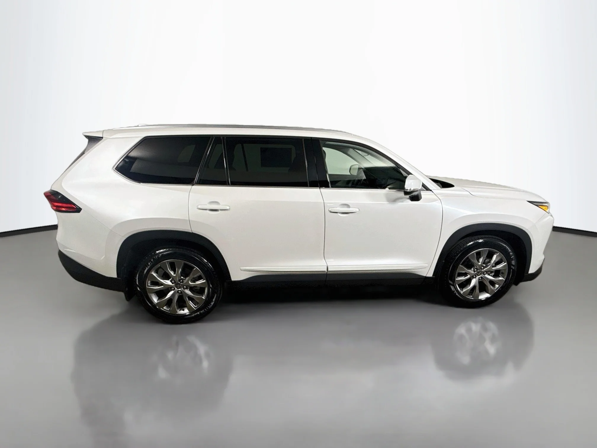 Certified Used 2024 Wind Chill Pearl Toyota Limited image 8