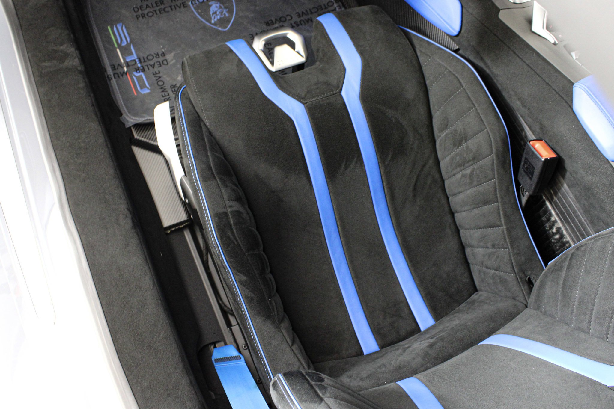 Used 2023 Gray Lamborghini  image 34