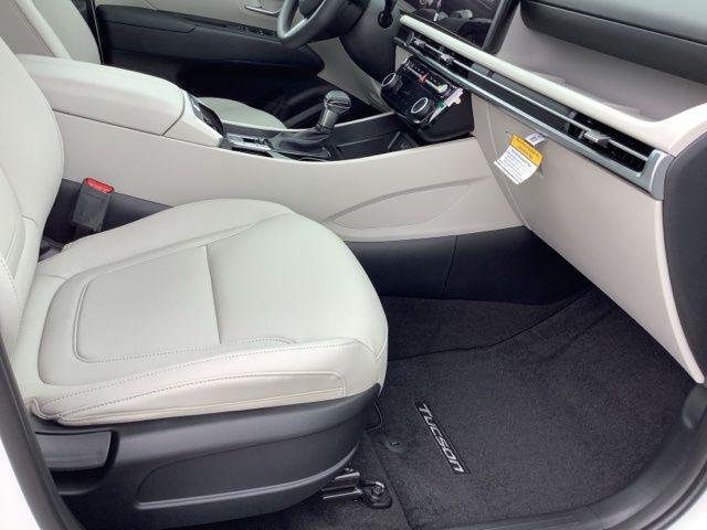 New 2026 White Pearl Hyundai SEL Plus image 24