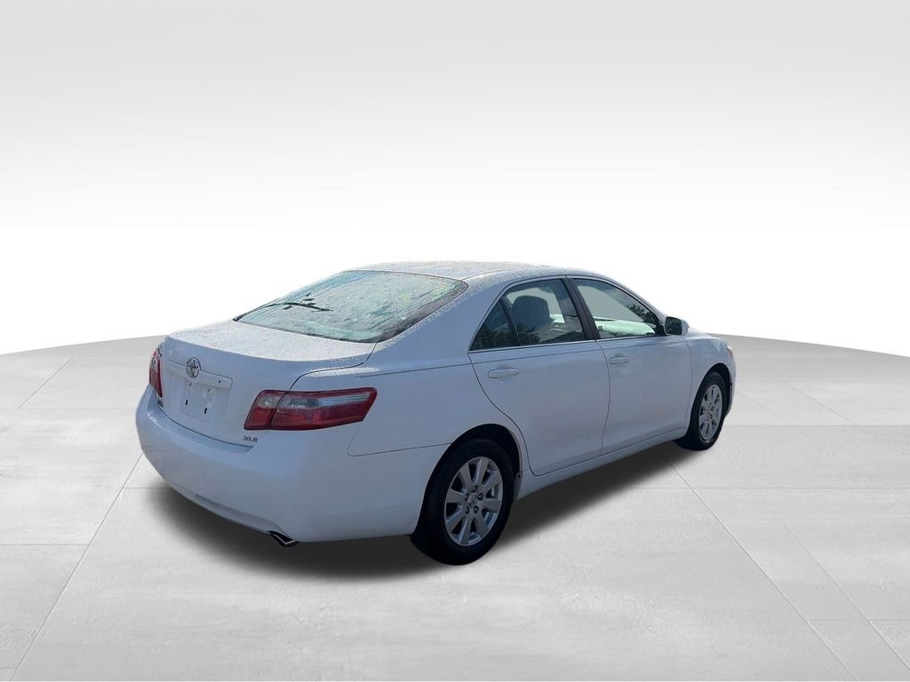 Used 2009 Super White Toyota  image 5