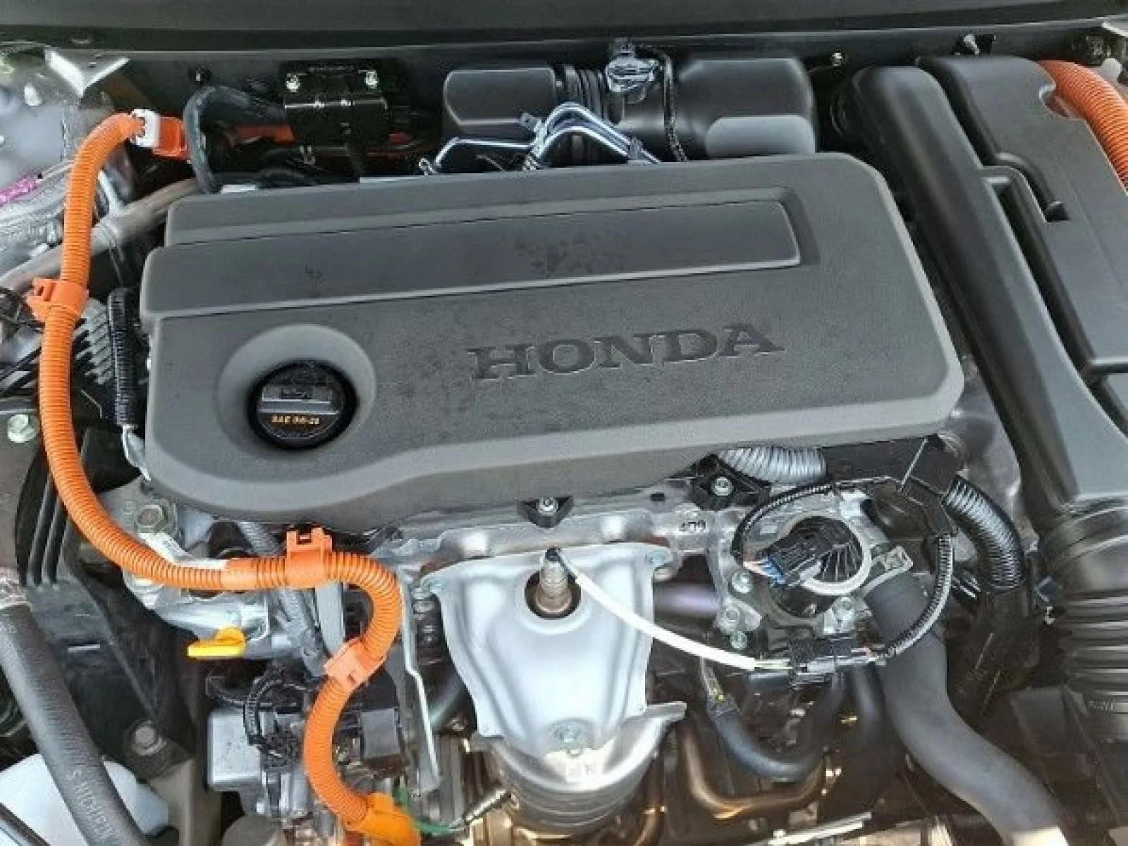 Certified Used 2025 Solar Silver Metallic Honda Sport image 8