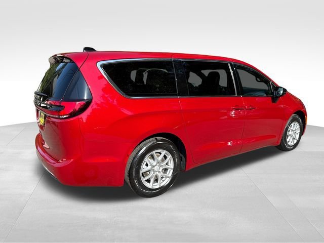 New 2027 Red Hot Pearl-Coat Exterior Paint Chrysler Select image 7
