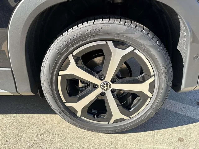New 2026 Black Volkswagen 2.0T SE image 6