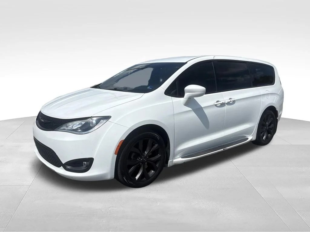 Used 2020 White Chrysler Touring image 28