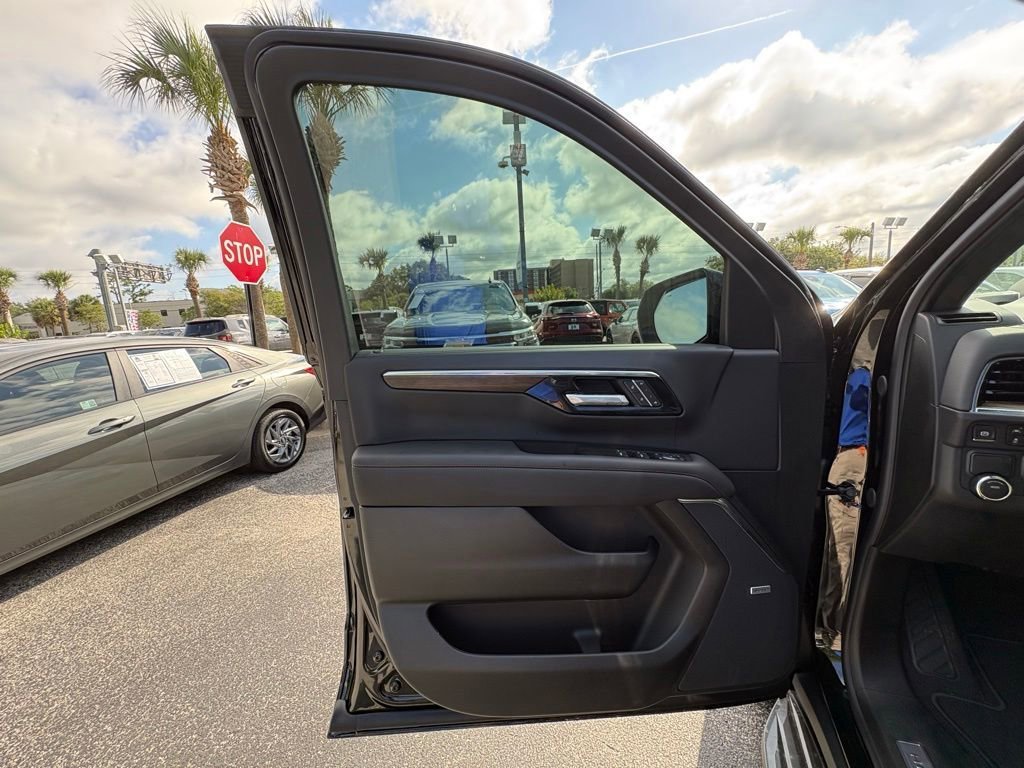 2026 Chevrolet Suburban High Country - Photo 29