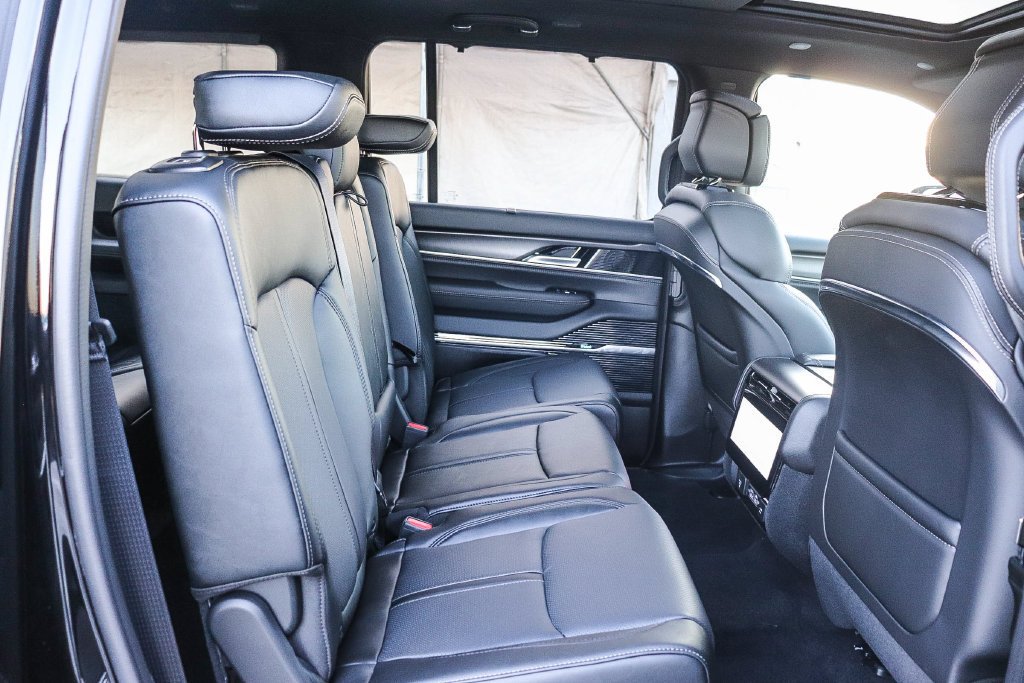 New 2026 Black Jeep Summit Obsidian image 19