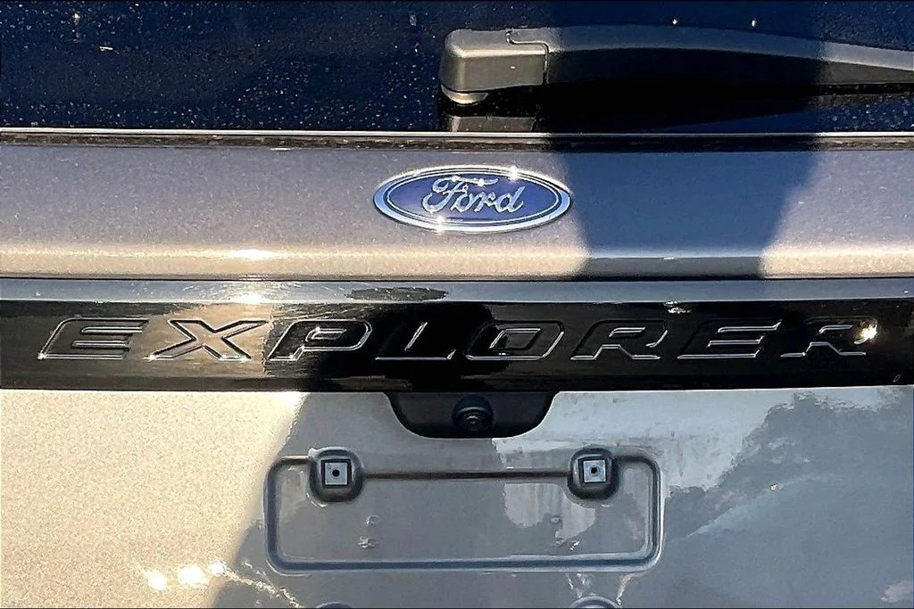 Used 2024 Gray Ford ST-Line image 32