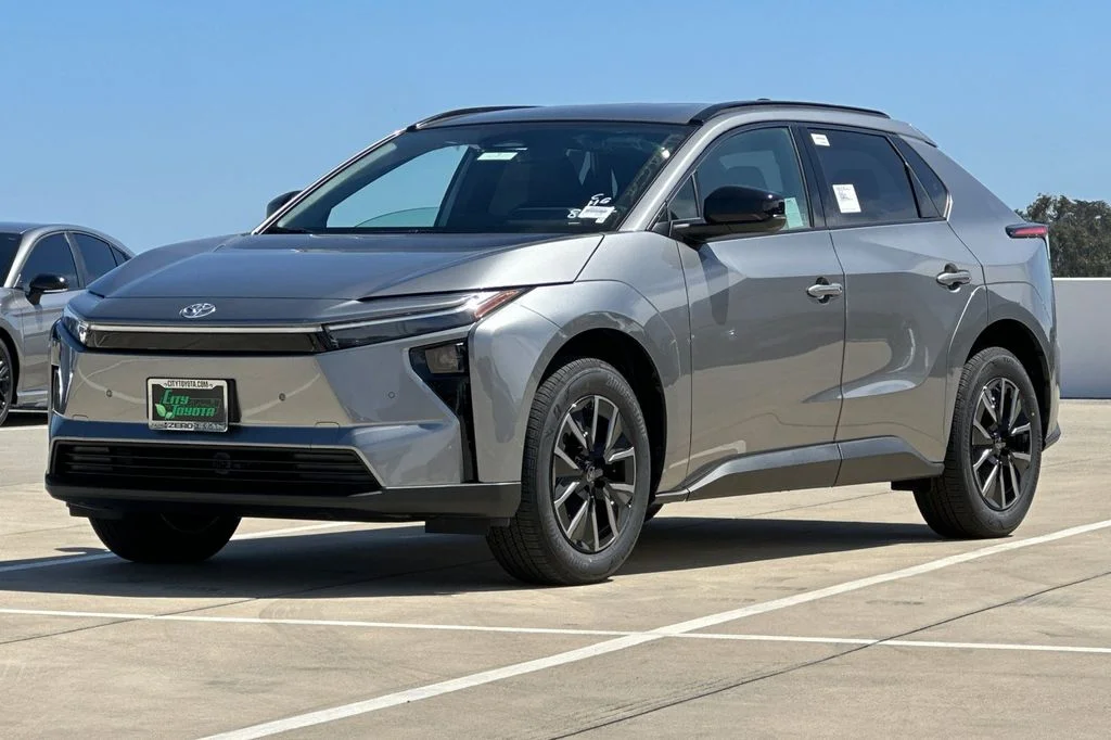New 2026 Heavy Metal <sup>1</sup> Toyota  XLE image 8