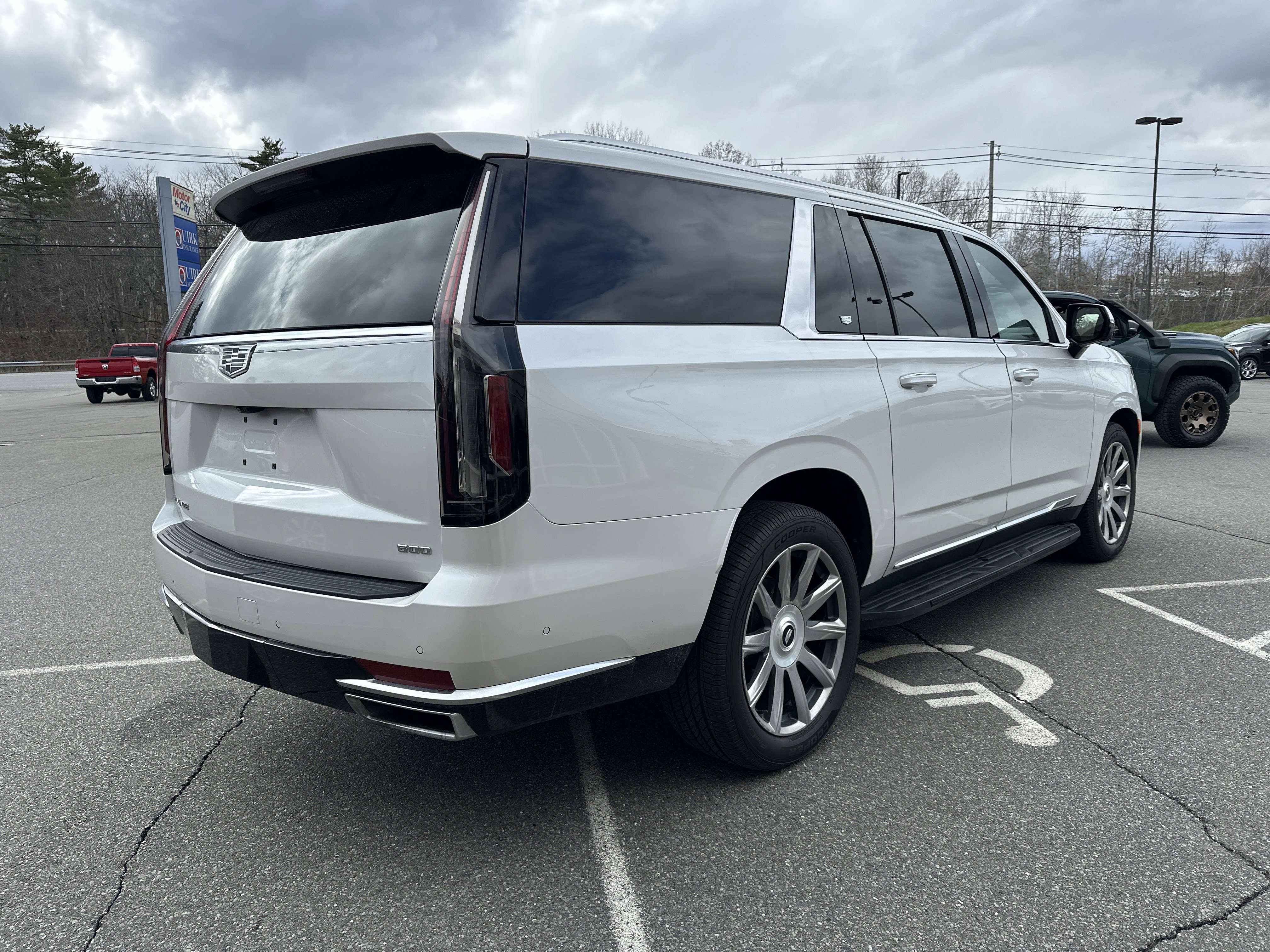 2024 Cadillac Escalade ESV Premium Luxury Platinum - Photo 12
