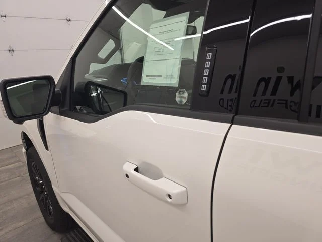 New 2026 Star White Metallic Tri-Coat Ford Platinum® image 25