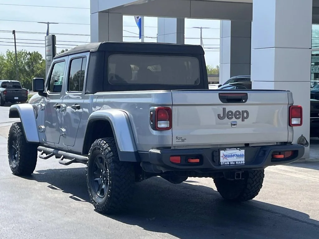 Used 2021 Billet Silver Metallic Clearcoat Jeep Mojave image 5