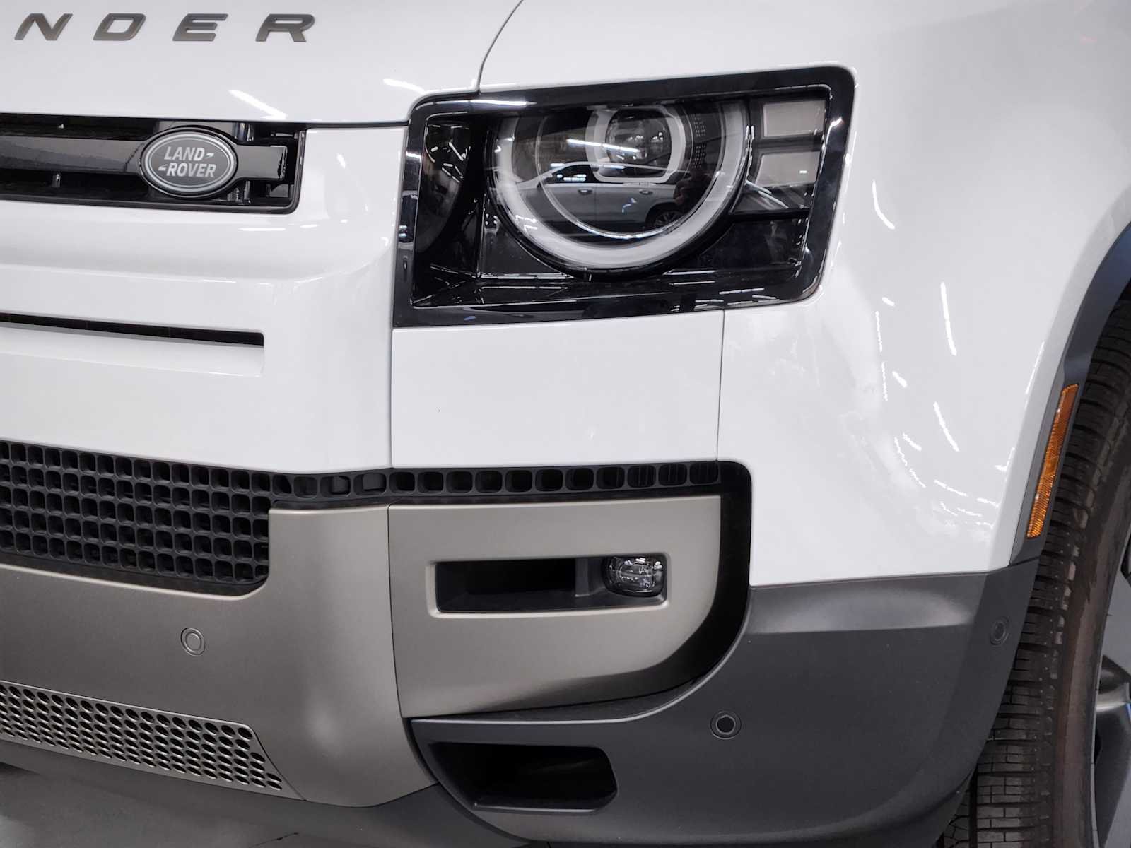 New 2026 Fuji White Land Rover S image 12