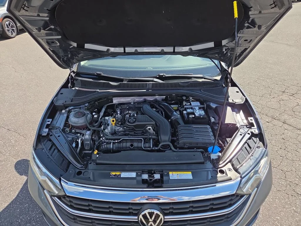 2024 Volkswagen Jetta SE - Photo 19