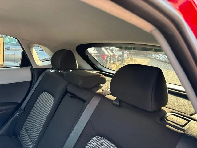Used 2019 Red Hyundai SE image 28