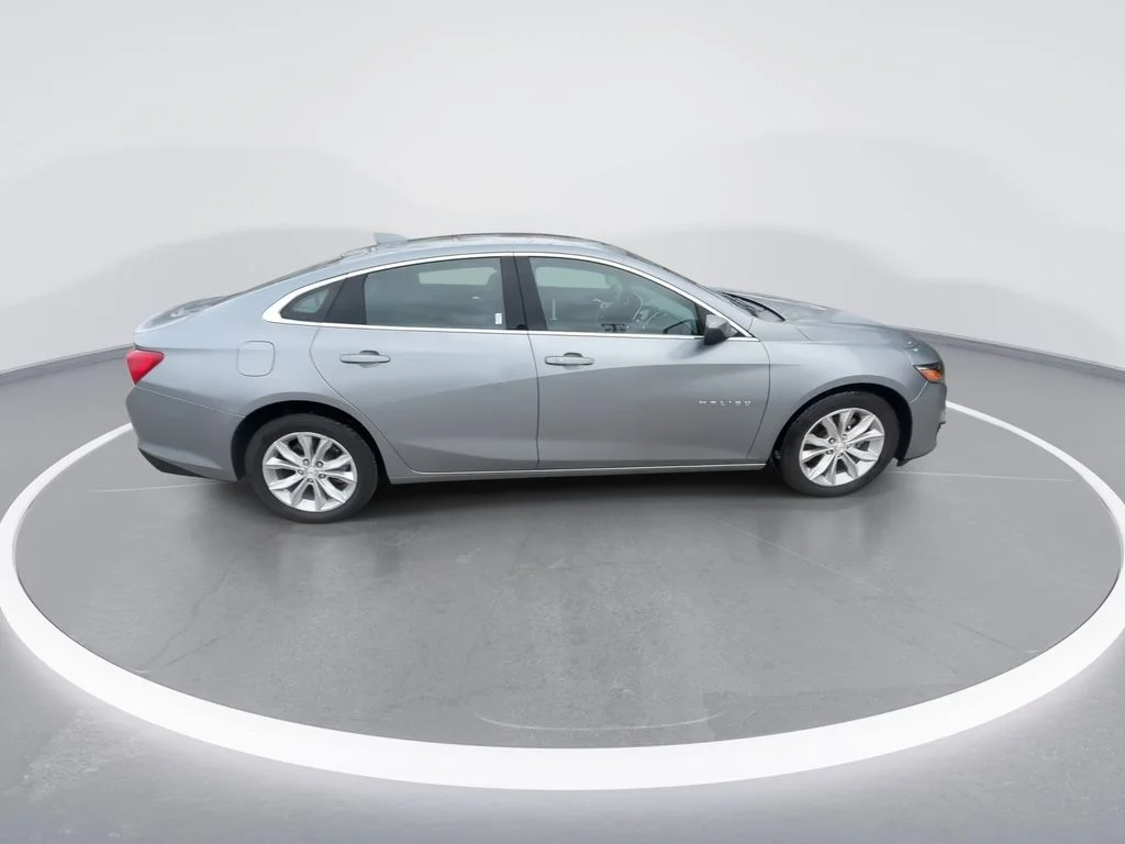 Used 2024 Gray Chevrolet LT image 9