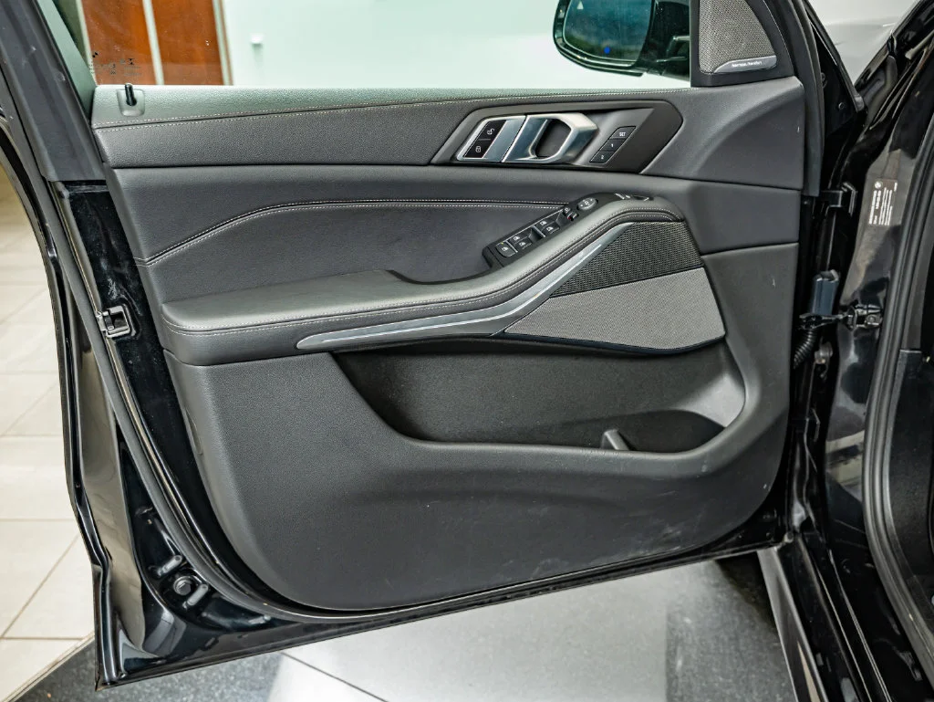 Used 2023 Black Sapphire Metallic BMW xDrive40i image 19