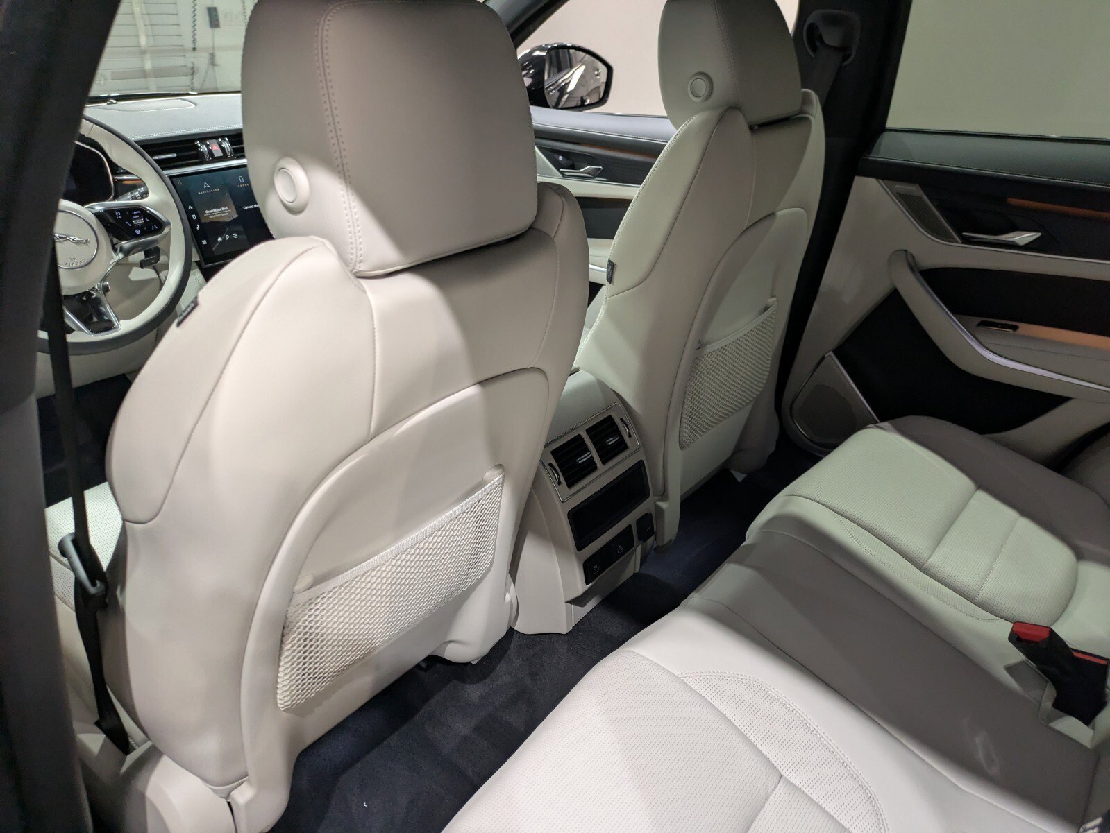 2026 Jaguar F-Pace R-Dynamic S - Photo 12