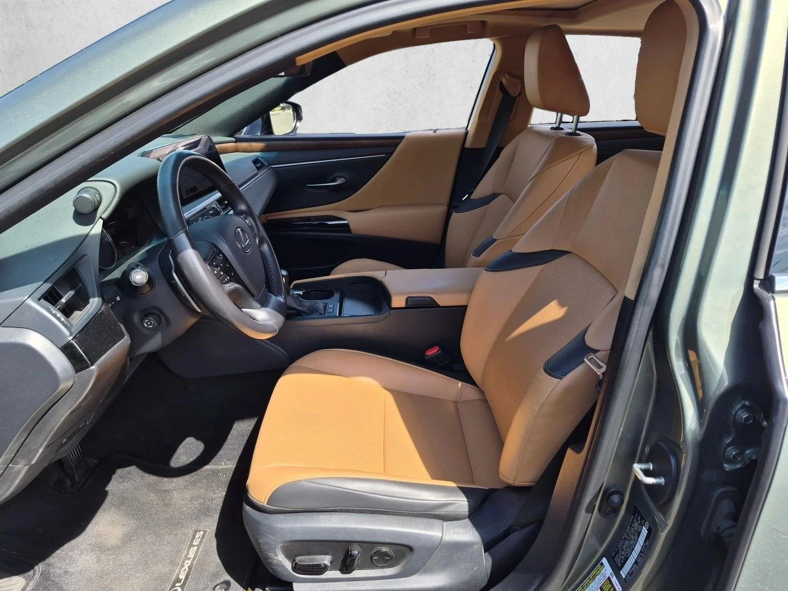 Used 2024 Sunlit Green Lexus ES 300h image 11