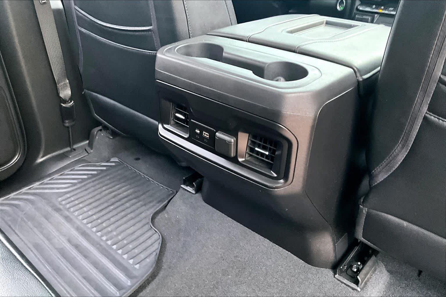 Used 2019 Summit White Chevrolet RST image 10