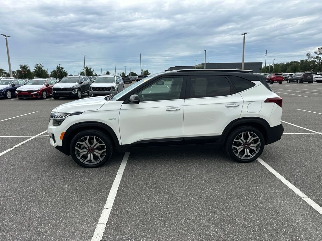 Used 2023 White Kia SX image 9