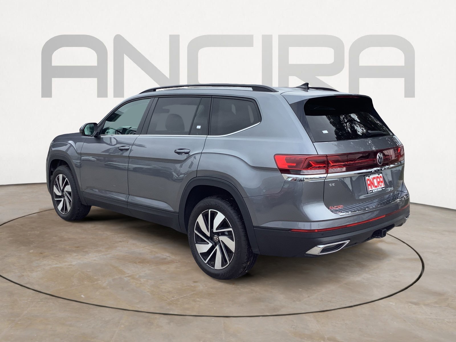 2025 Volkswagen Atlas SE w/Tech - Photo 6