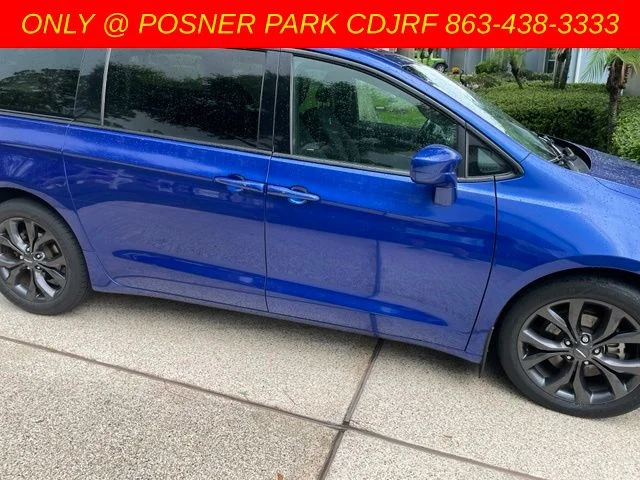 Used 2019 Blue Chrysler Touring Plus image 4